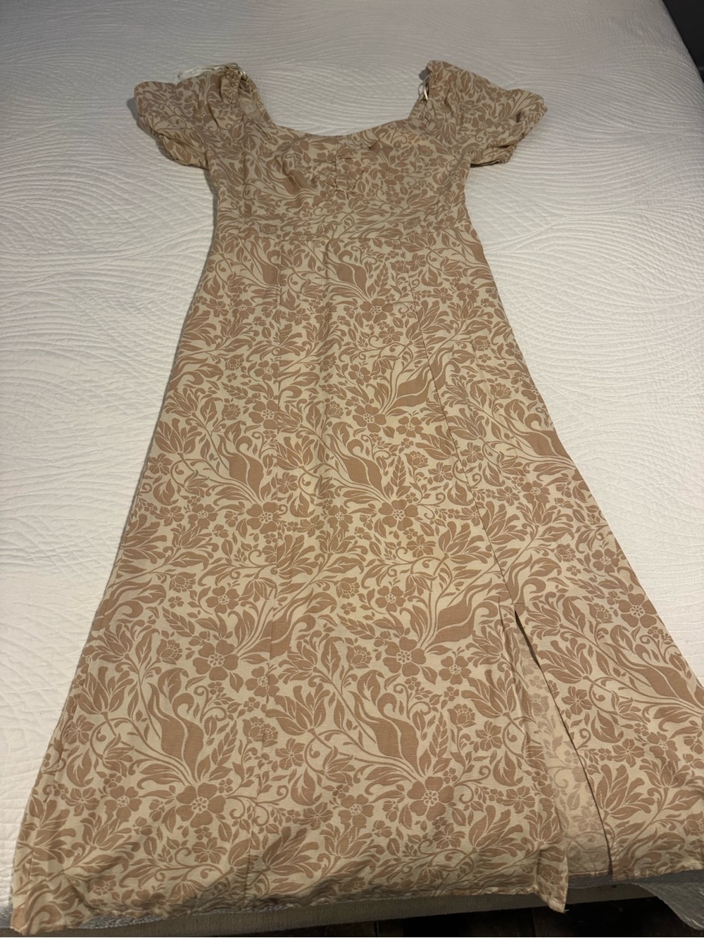 Jessica Simpson Tan Floral Puff-Sleeve Maxi Dress